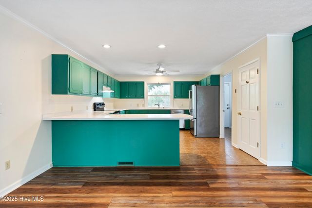 303 Live Oak Street, Emerald Isle, NC 28594