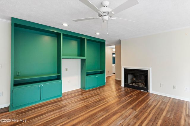 303 Live Oak Street, Emerald Isle, NC 28594