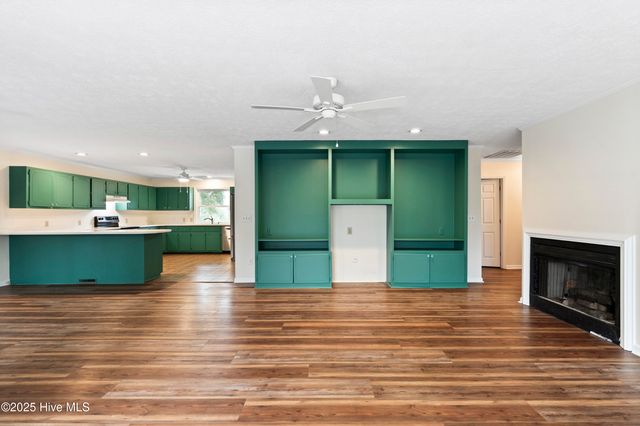 303 Live Oak Street, Emerald Isle, NC 28594