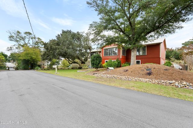 303 Live Oak Street, Emerald Isle, NC 28594