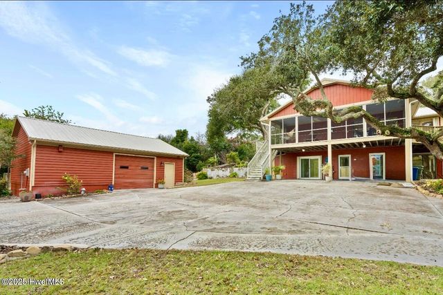 303 Live Oak Street, Emerald Isle, NC 28594