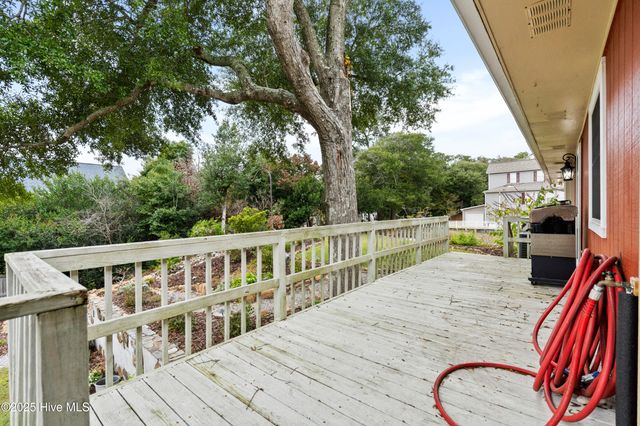303 Live Oak Street, Emerald Isle, NC 28594