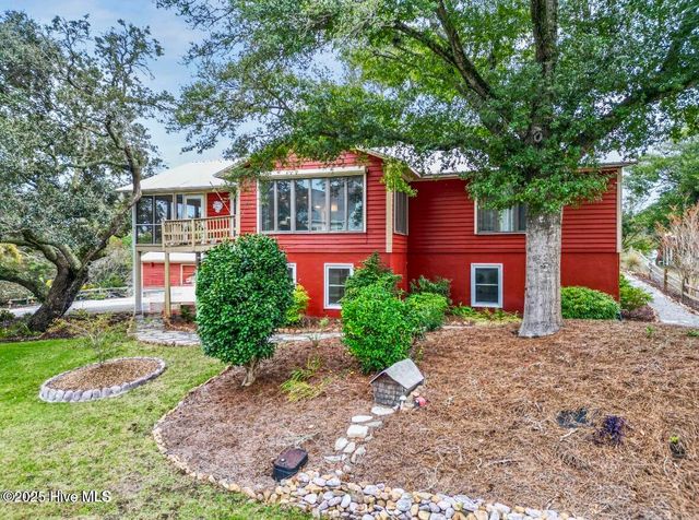 303 Live Oak Street, Emerald Isle, NC 28594