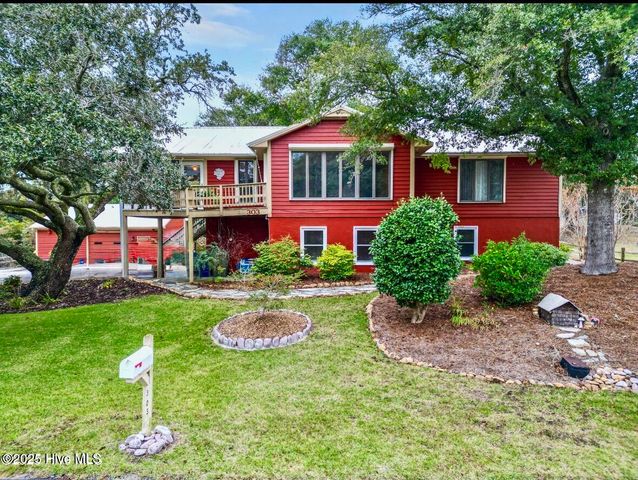303 Live Oak Street, Emerald Isle, NC 28594