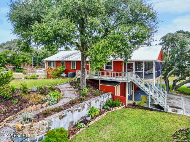 303 Live Oak Street, Emerald Isle, NC 28594