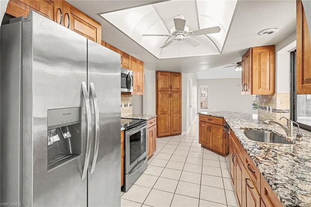 2205 SE 10th PL, Cape Coral, FL 33990