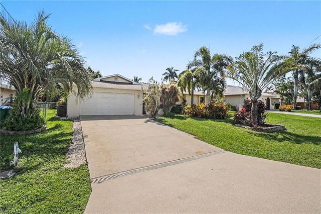 2205 SE 10th PL, Cape Coral, FL 33990