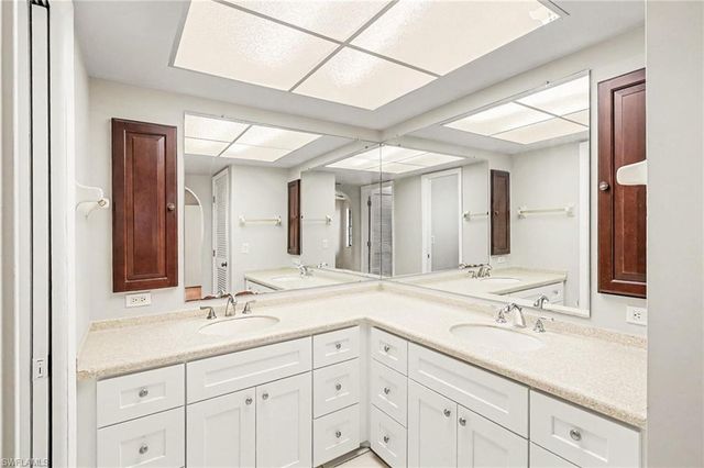 2205 SE 10th PL, Cape Coral, FL 33990