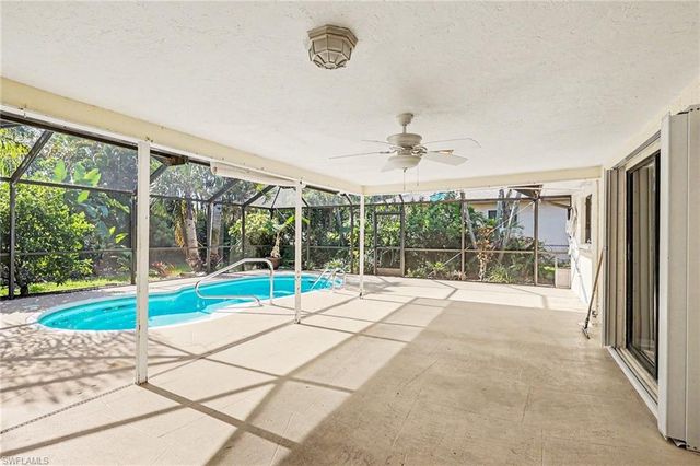 2205 SE 10th PL, Cape Coral, FL 33990