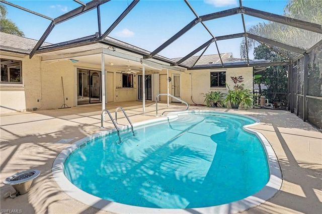 2205 SE 10th PL, Cape Coral, FL 33990