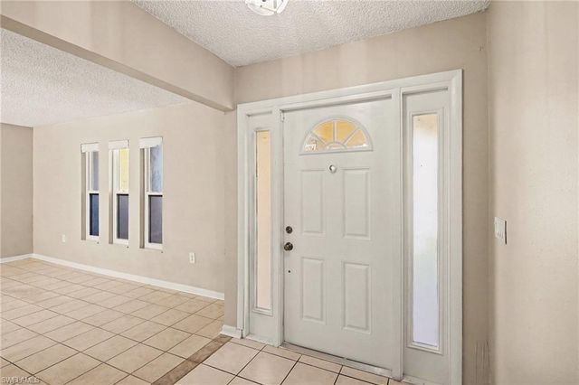 2205 SE 10th PL, Cape Coral, FL 33990
