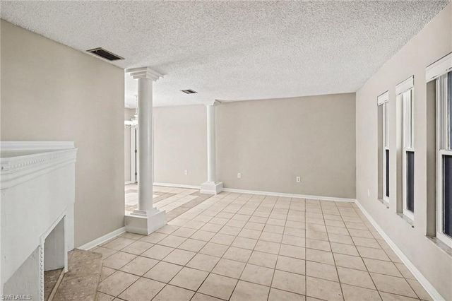 2205 SE 10th PL, Cape Coral, FL 33990