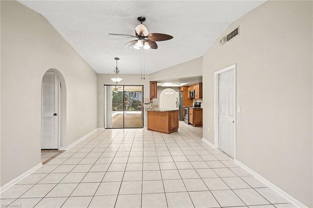 2205 SE 10th PL, Cape Coral, FL 33990