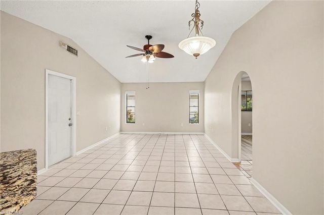 2205 SE 10th PL, Cape Coral, FL 33990