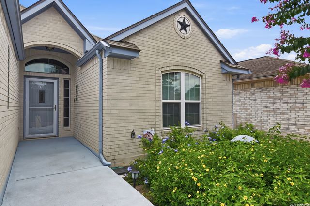 1559 Golden Sage Dr, Seguin, TX 78155