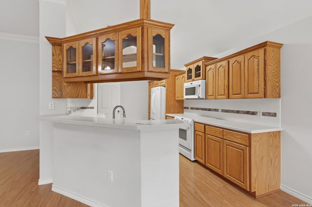 1559 Golden Sage Dr, Seguin, TX 78155