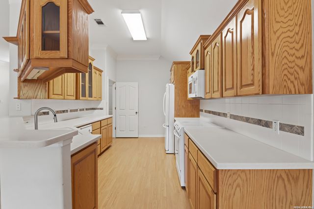 1559 Golden Sage Dr, Seguin, TX 78155