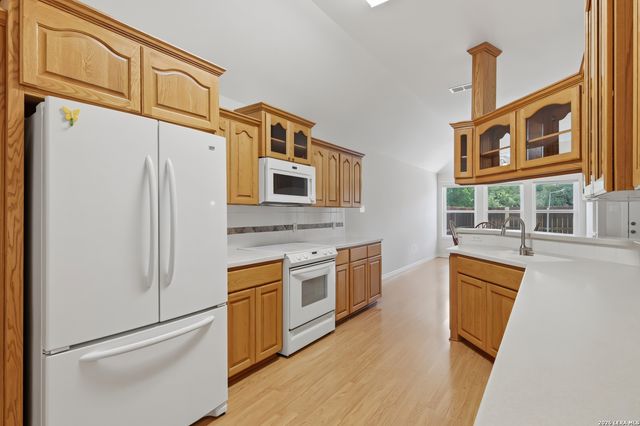 1559 Golden Sage Dr, Seguin, TX 78155