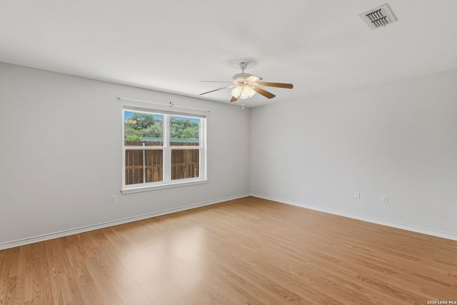 1559 Golden Sage Dr, Seguin, TX 78155