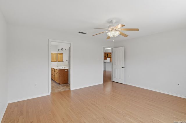 1559 Golden Sage Dr, Seguin, TX 78155