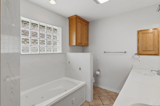 1559 Golden Sage Dr, Seguin, TX 78155