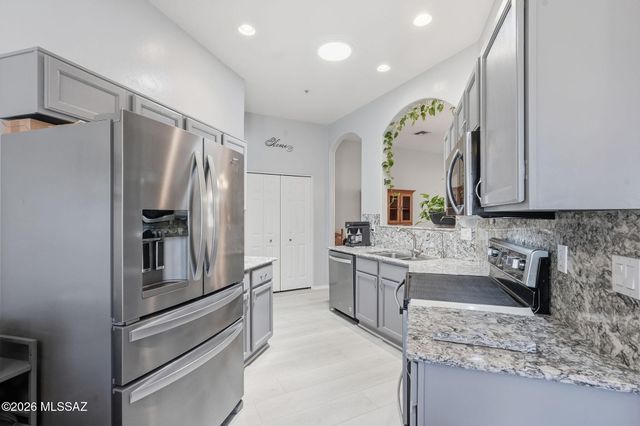 2452 S Orchard View Drive, Green Valley, AZ 85614