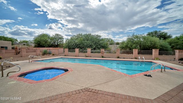 2452 S Orchard View Drive, Green Valley, AZ 85614