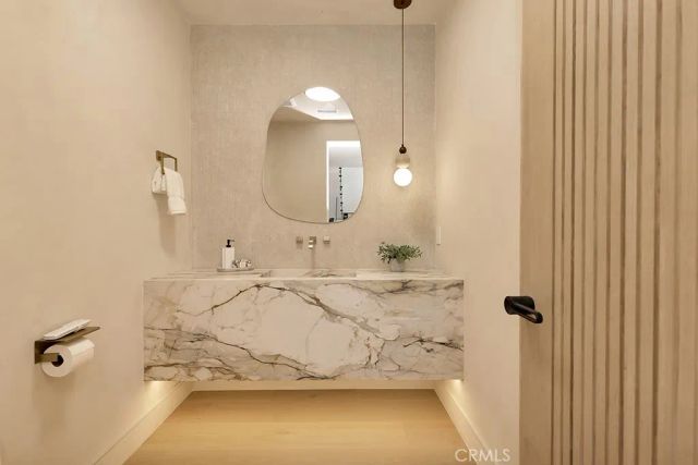 1212 Greenacre Avenue, West Hollywood, CA 90046