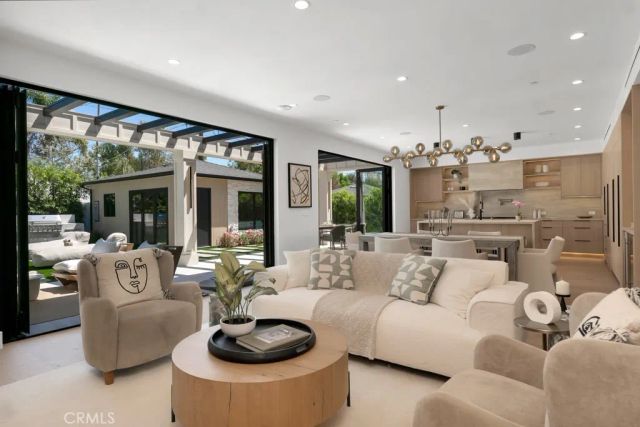 1212 Greenacre Avenue, West Hollywood, CA 90046