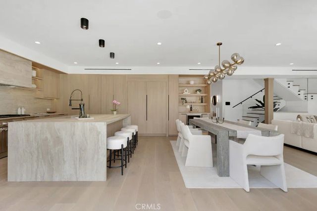 1212 Greenacre Avenue, West Hollywood, CA 90046