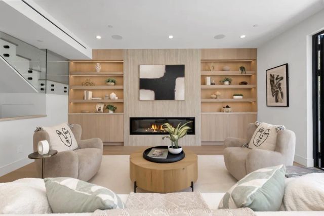 1212 Greenacre Avenue, West Hollywood, CA 90046