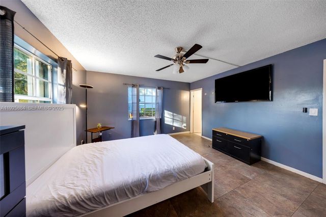 7554 Stirling Rd 102, Davie, FL 33024