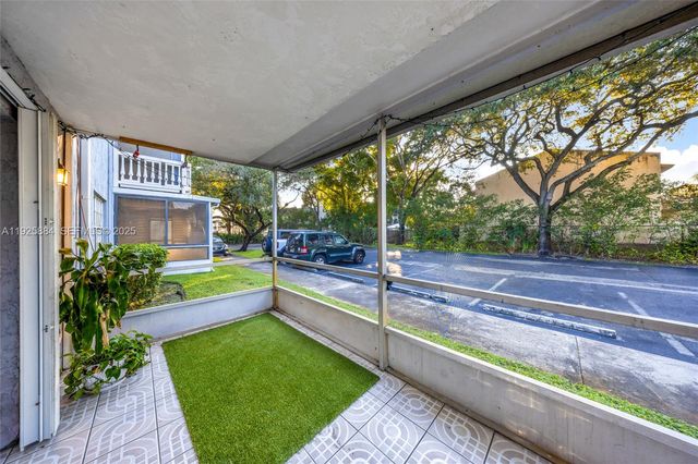 7554 Stirling Rd 102, Davie, FL 33024