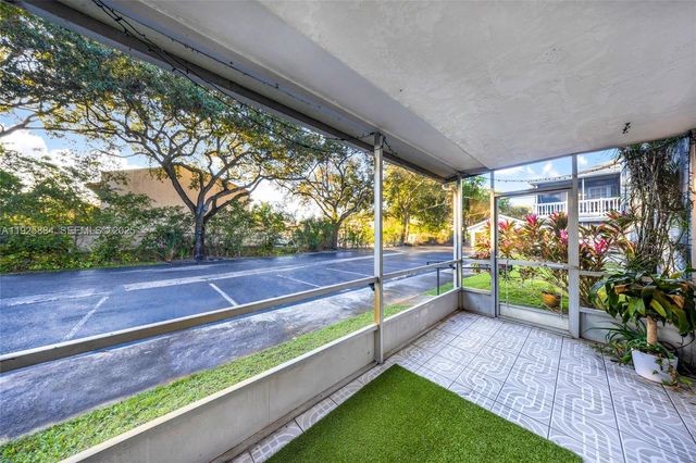 7554 Stirling Rd 102, Davie, FL 33024