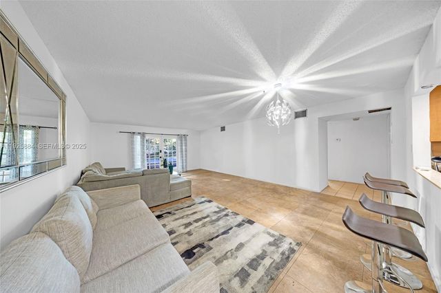 7554 Stirling Rd 102, Davie, FL 33024