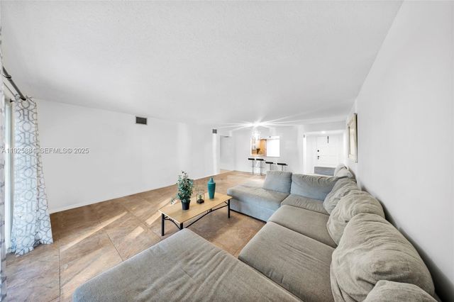 7554 Stirling Rd 102, Davie, FL 33024