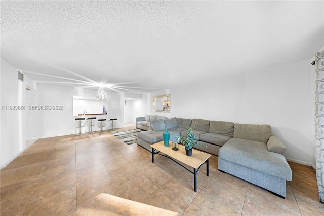 7554 Stirling Rd 102, Davie, FL 33024