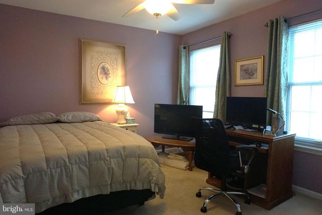 6099 TIMBERKNOLL DR, Macungie, PA 18062