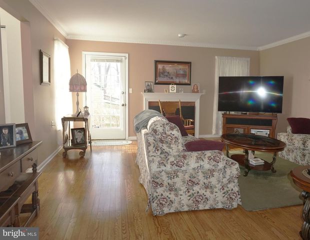 6099 TIMBERKNOLL DR, Macungie, PA 18062