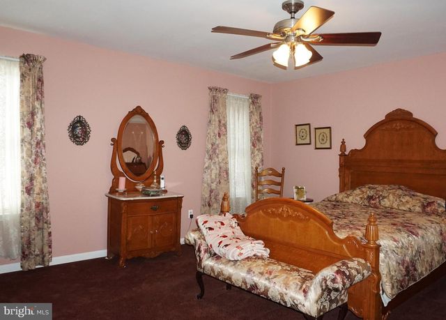 6099 TIMBERKNOLL DR, Macungie, PA 18062