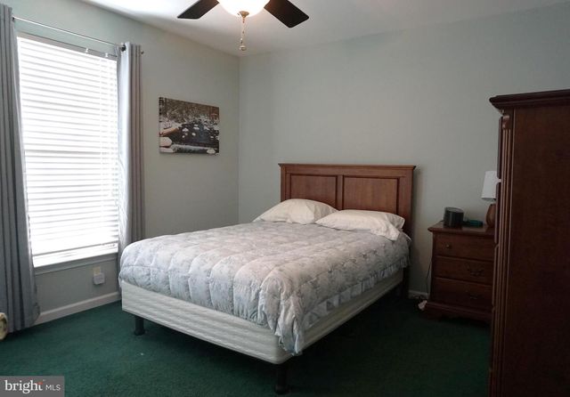 6099 TIMBERKNOLL DR, Macungie, PA 18062