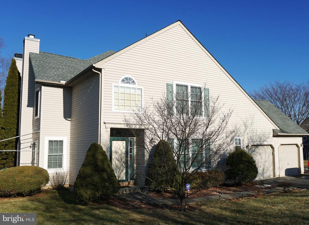 6099 TIMBERKNOLL DR, Macungie, PA 18062