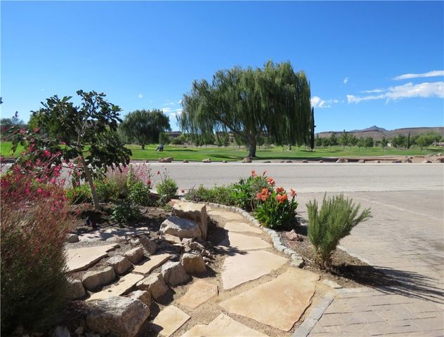 2504 Golf Drive, Kingman, AZ 86401