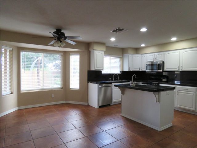 2504 Golf Drive, Kingman, AZ 86401