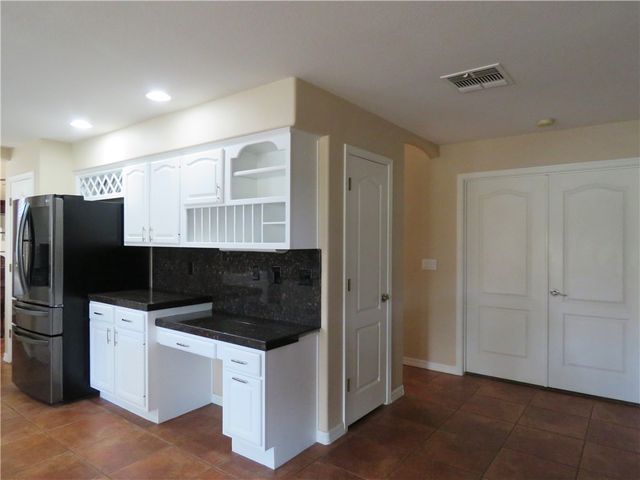 2504 Golf Drive, Kingman, AZ 86401