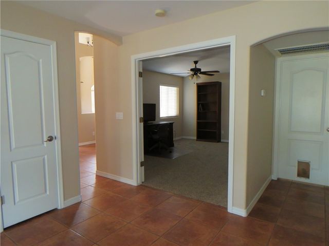 2504 Golf Drive, Kingman, AZ 86401