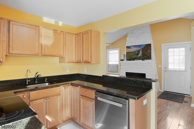 54 Sunset Trl, Denville Twp., NJ 07834