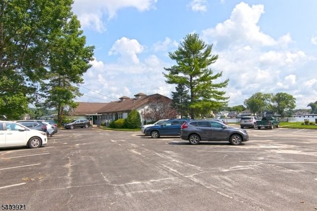 54 Sunset Trl, Denville Twp., NJ 07834