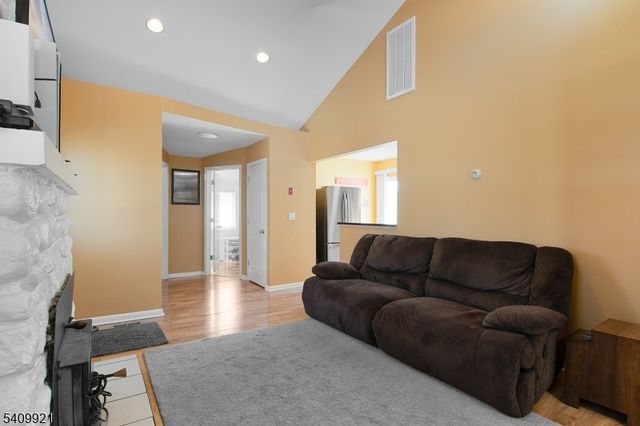 54 Sunset Trl, Denville Twp., NJ 07834