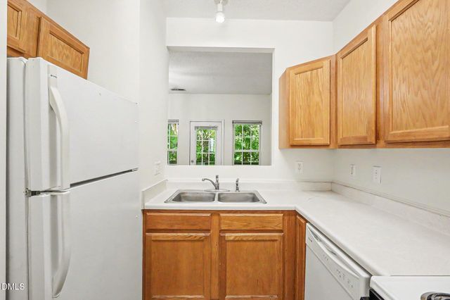 10 Moorefield Court, Durham, NC 27705